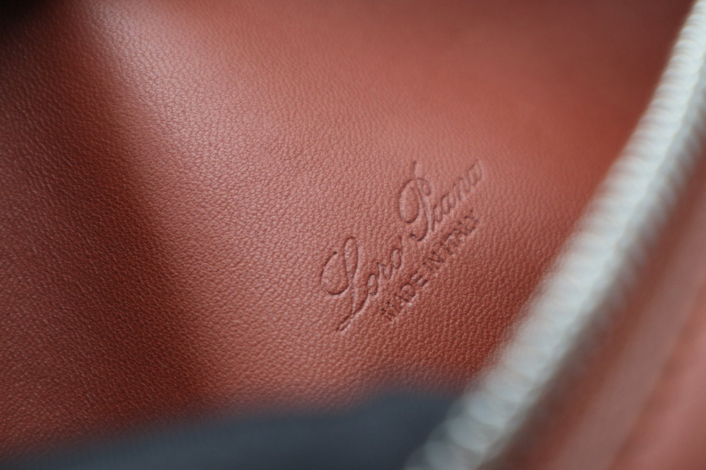 Loro Piana Extra 19 楓葉紅 / Rank N