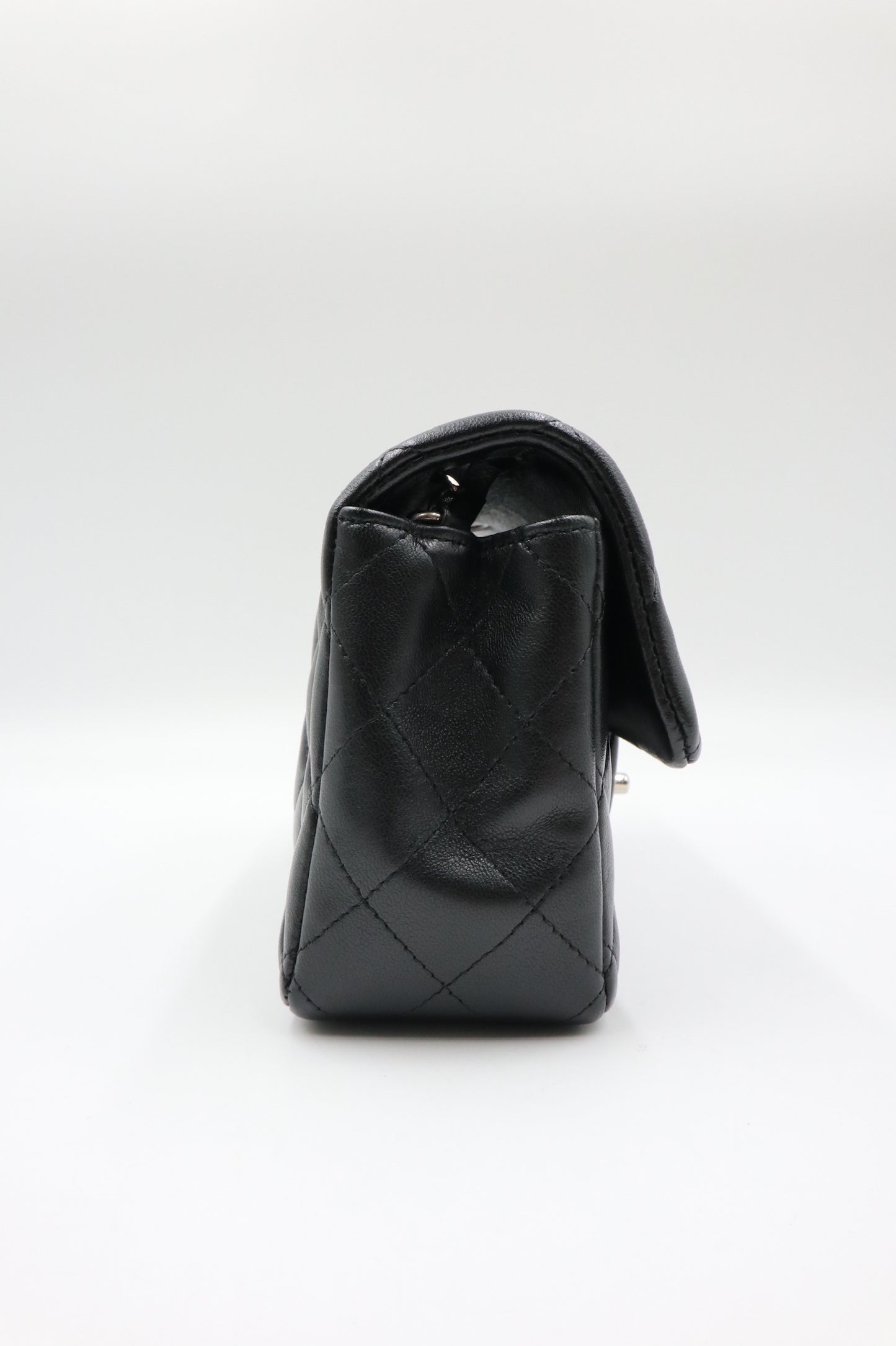 Chanel Mini CF 羊皮20cm 黑銀 / Rank SA 251113001