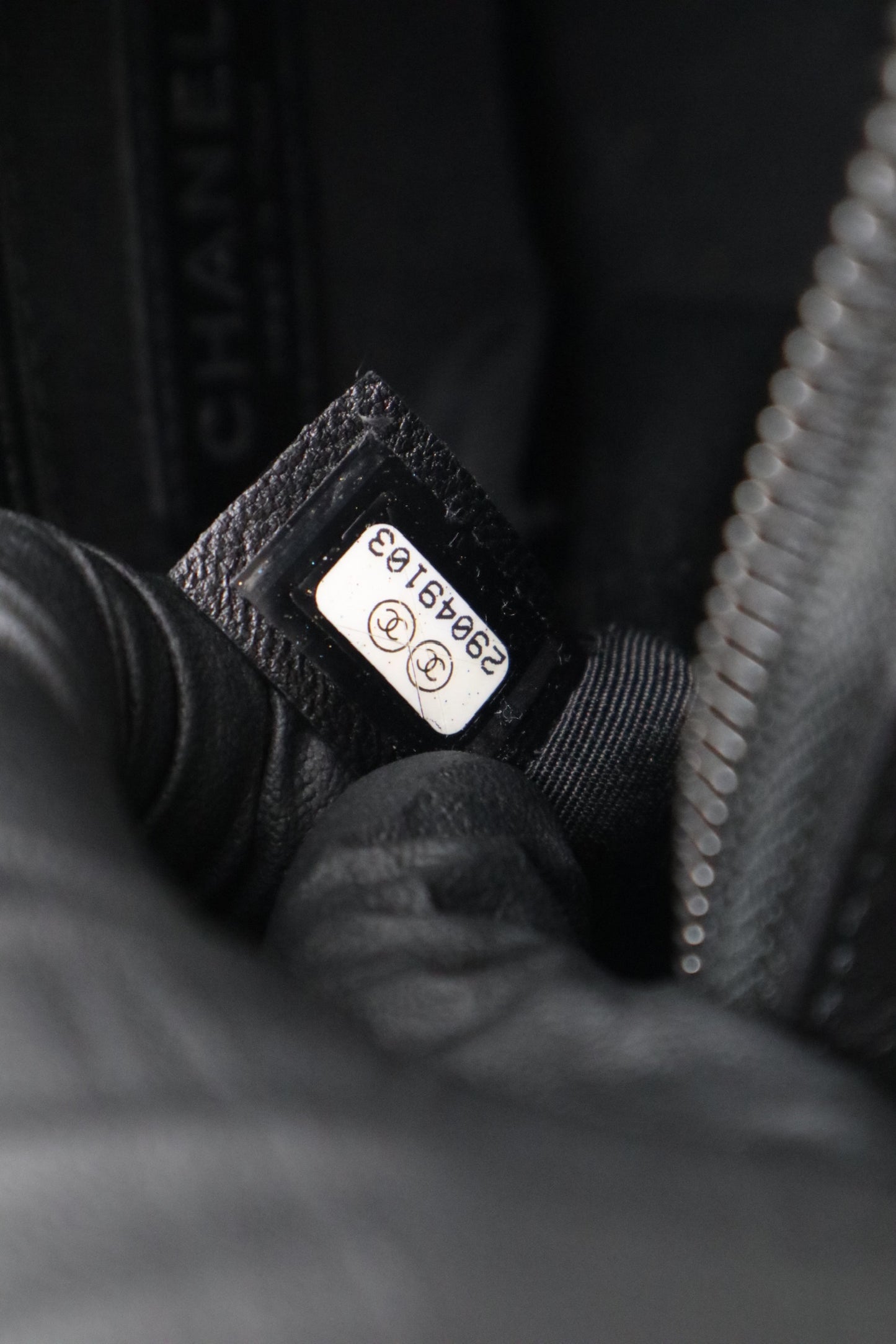 Chanel 黑銀流浪包/ Rank SA 251120001