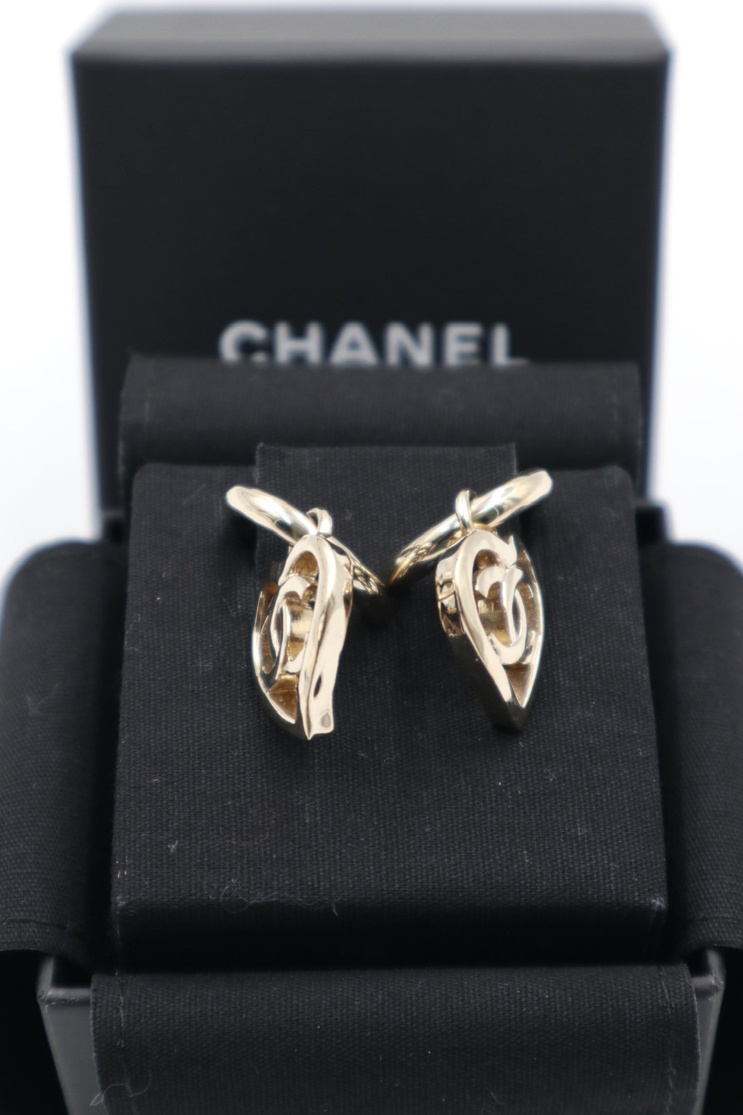 Chanel Heart Drop Earrings愛心耳環 / Rank SA