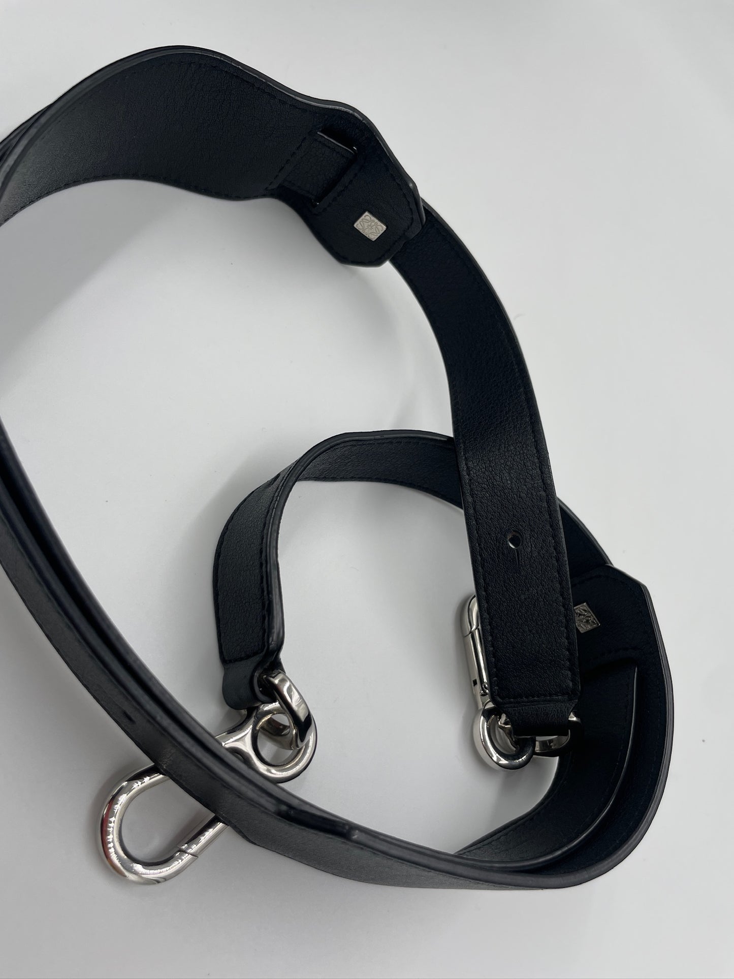 Loewe Puzzle Medium Black / Rank A