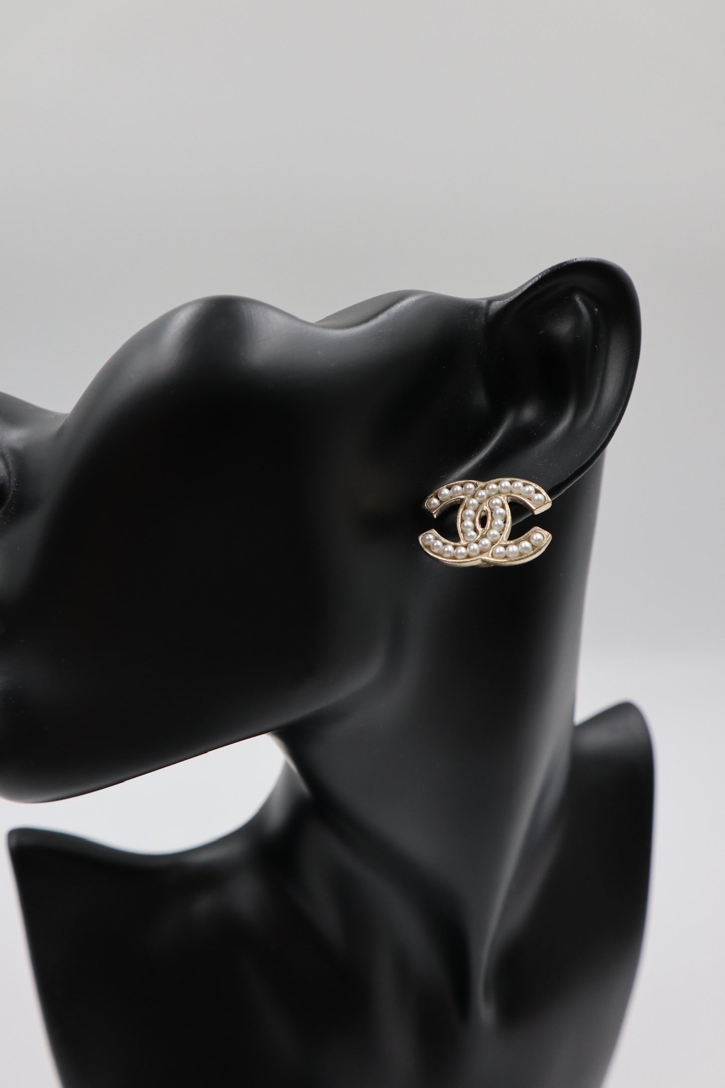 Chanel Earrings 淡金色鏤空珍珠耳環/ Rank SA 251008002