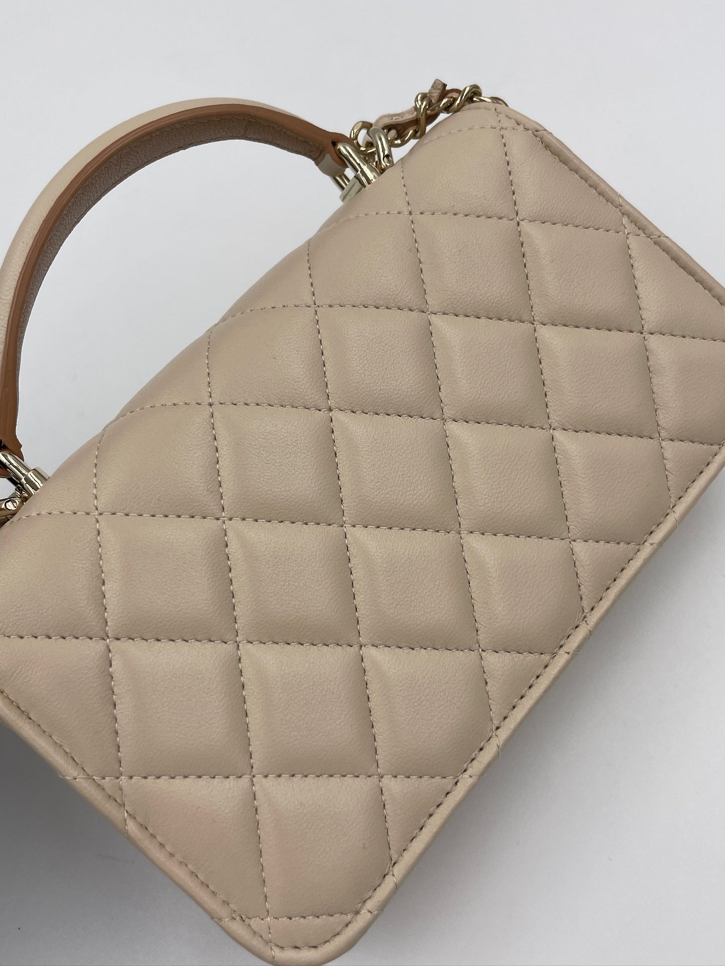 Chanel 23A Handle Woc 奶茶色 / Rank N