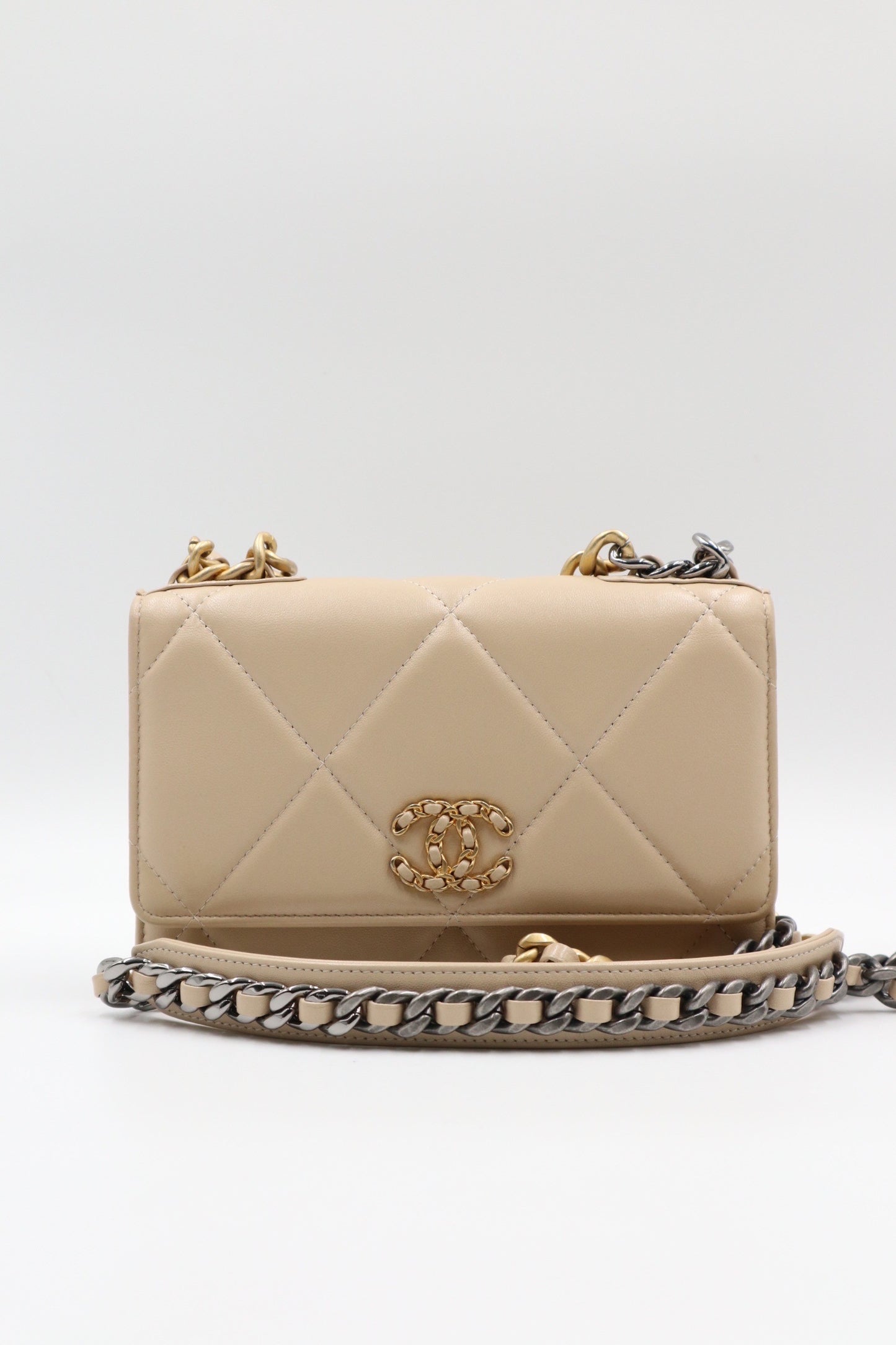 Chanel 19bag woc / Rank A Z25022401