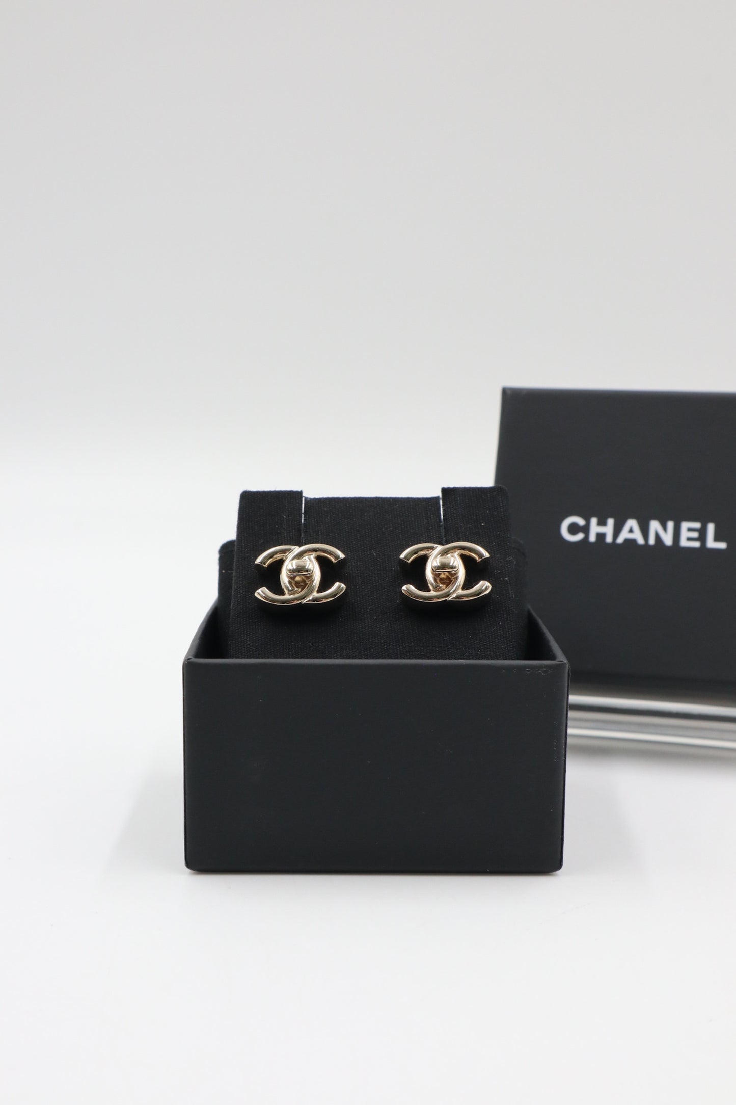 Chanel 書包扣耳環 / Rank SA 251025009
