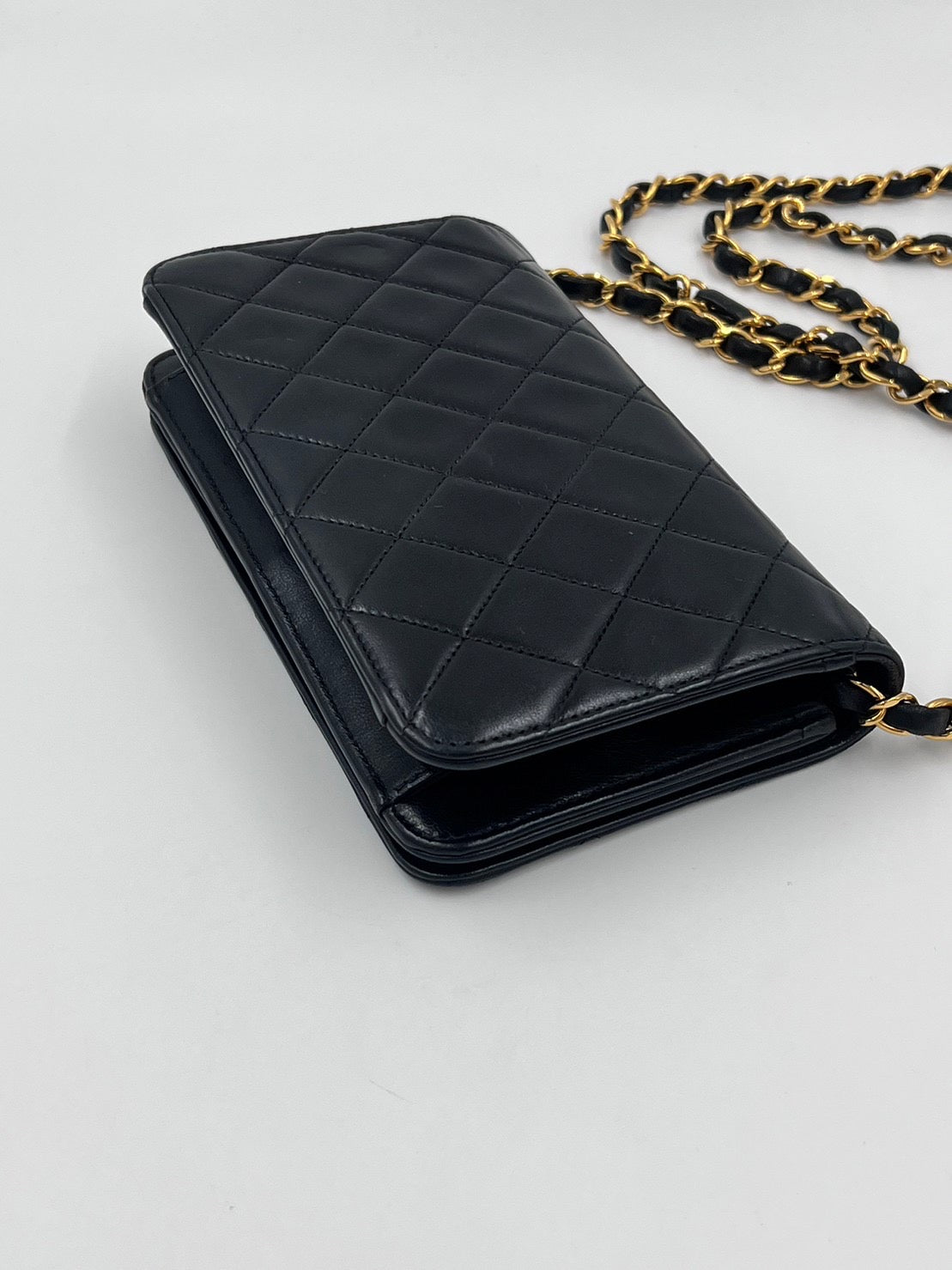 Chanel Lambskin Woc 19cm / Rank A