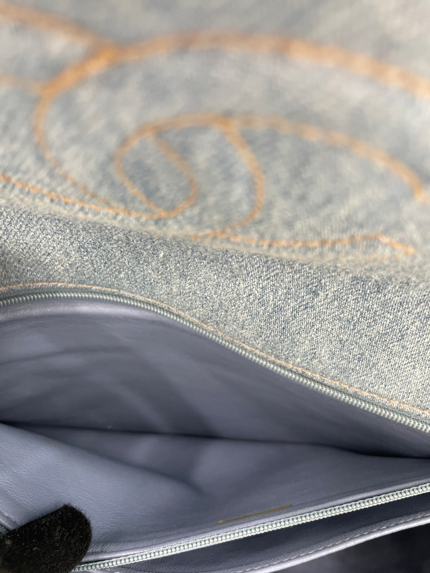 Chanel Denim Jumbo 牛仔玳帽布面貝嫂包 淺藍 / Rank SA 24072304