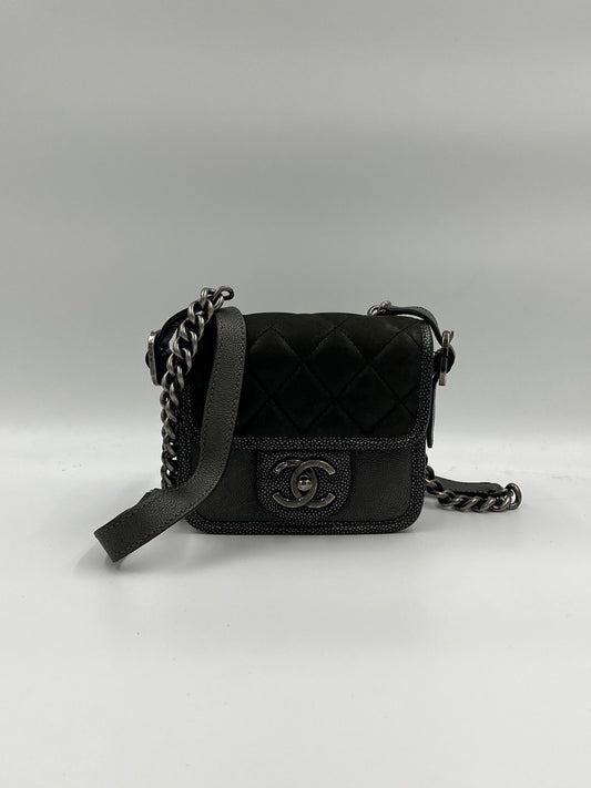 Chanel 珍珠魚皮 coco mini / Rank AB