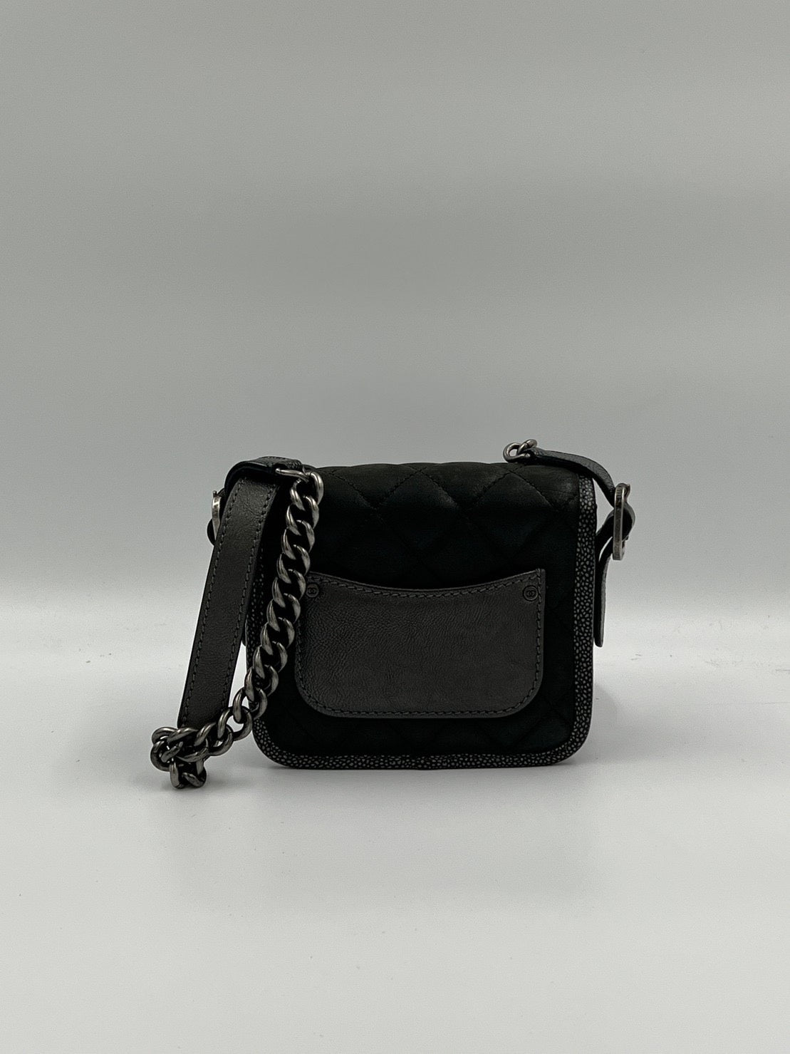 Chanel 珍珠魚皮 coco mini / Rank AB