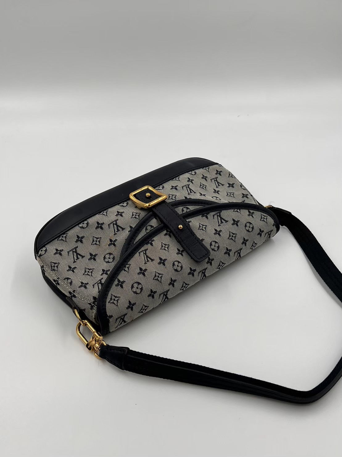 Louis Vuitton  老花單寧斜背包 / Rank AB 24072014