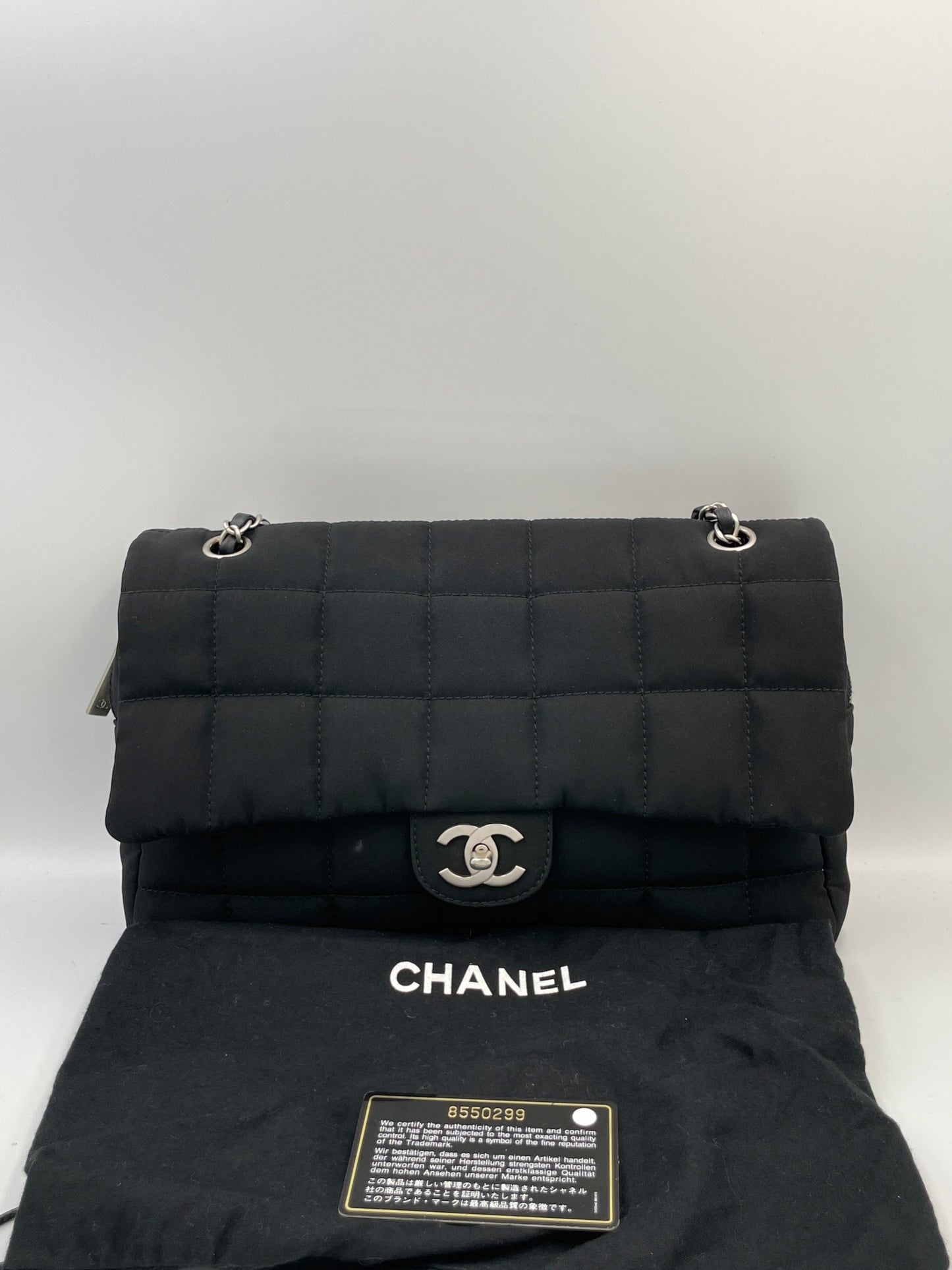 Chanel尼龍斜側背包
