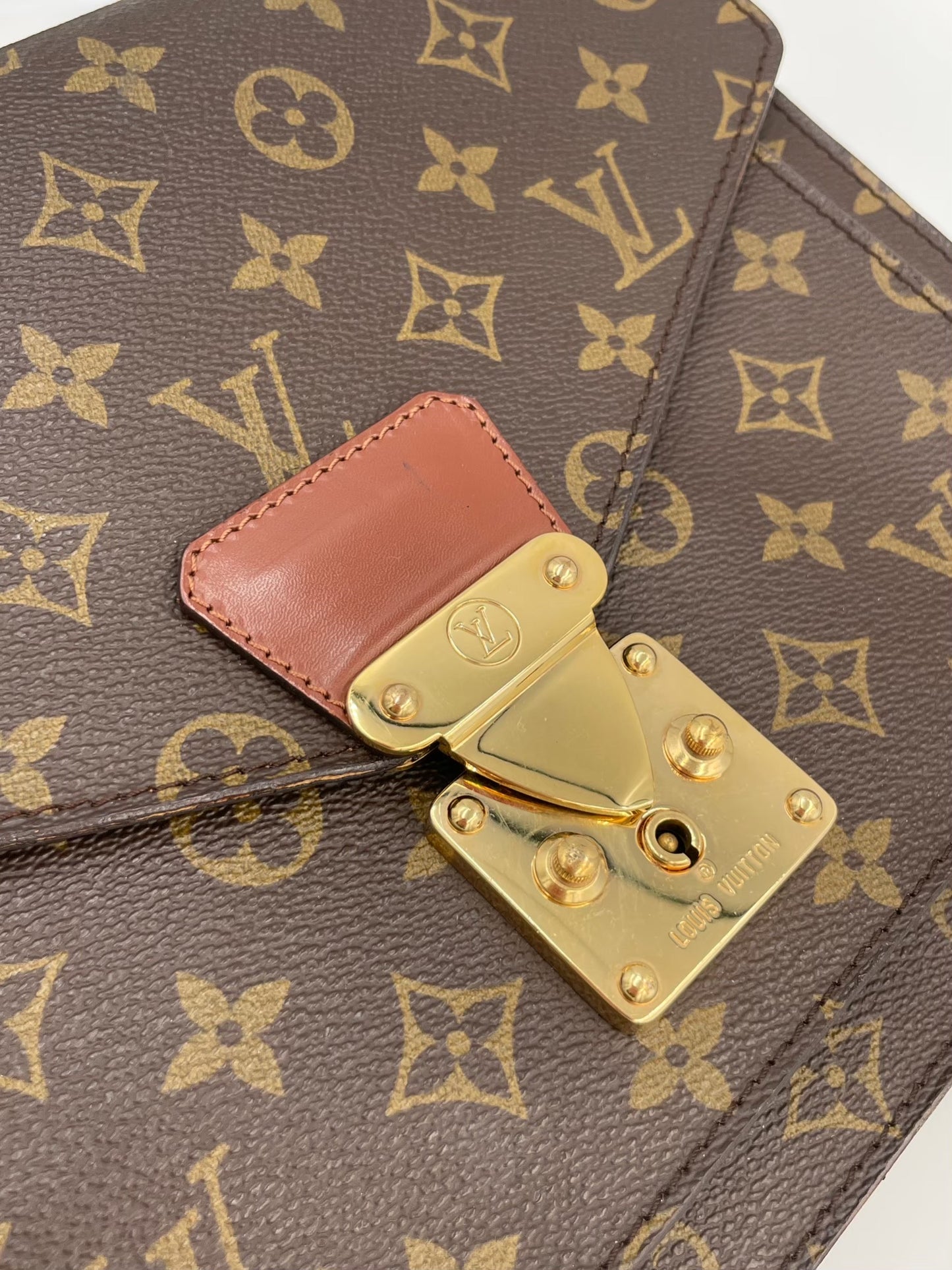 Louis Vuitton   老花蒙梭經典包 RANK A