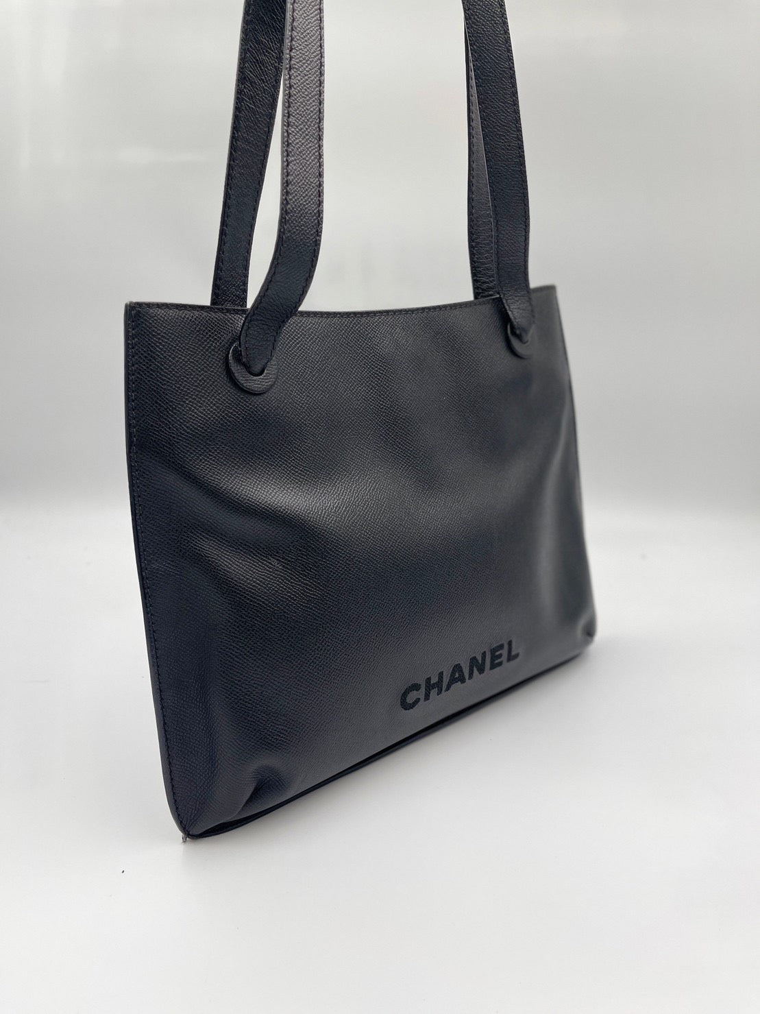 Chanel素面側背包