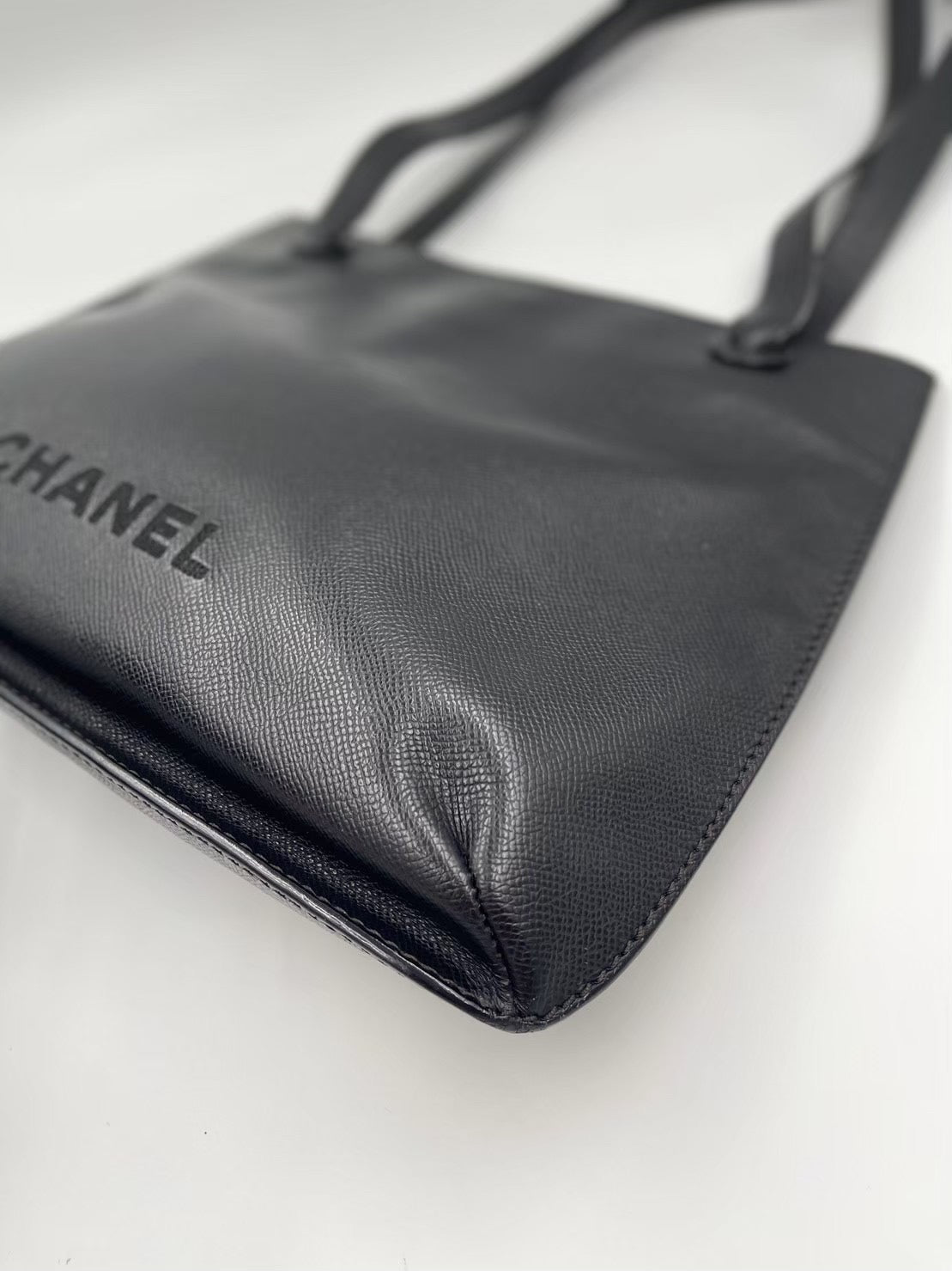 Chanel素面側背包
