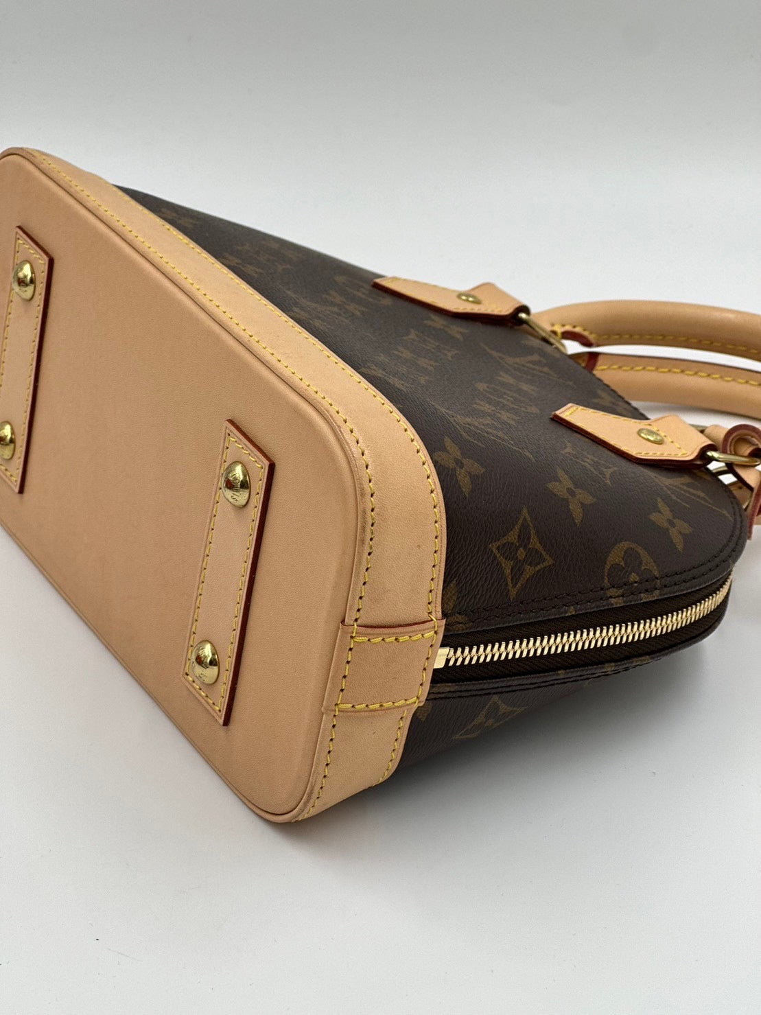 Louis Vuitton Alma BB 貝殼包 / Rank SA