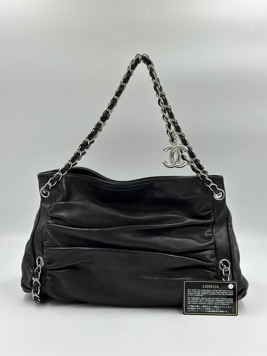 Chanel Lambskin Tote Black / Rank SA