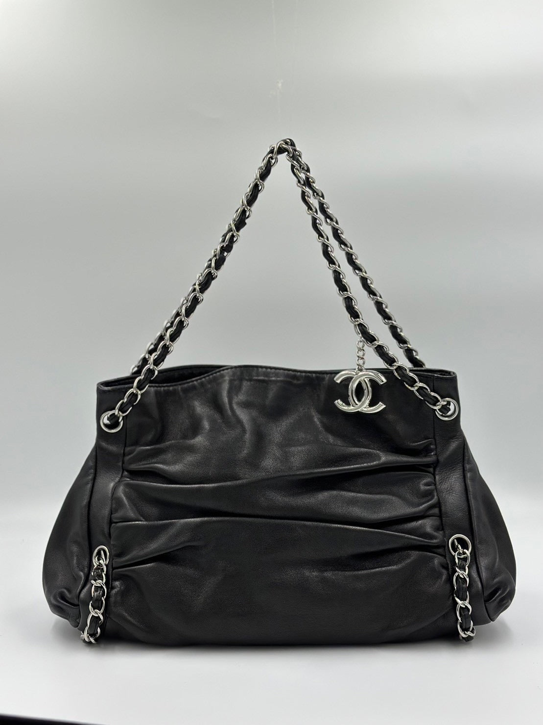 Chanel Lambskin Tote Black / Rank SA