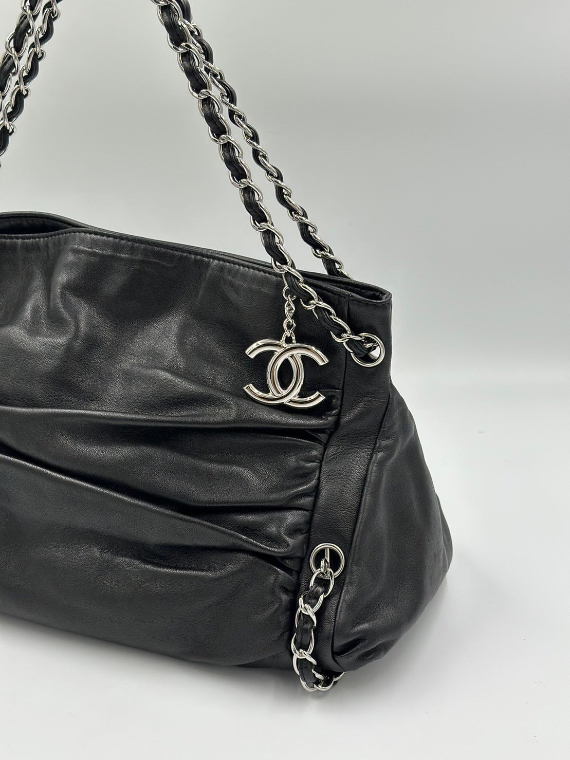 Chanel Lambskin Tote Black / Rank SA