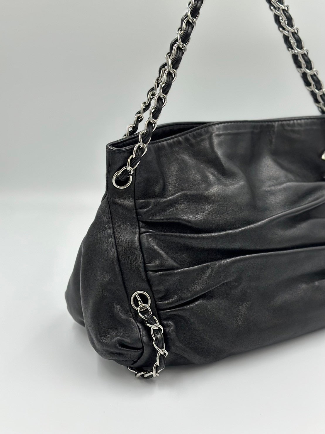 Chanel Lambskin Tote Black / Rank SA