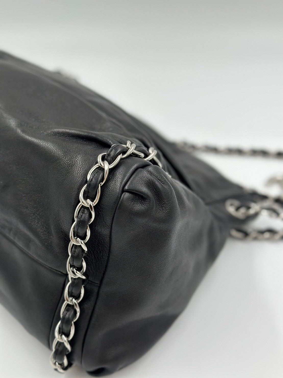 Chanel Lambskin Tote Black / Rank SA