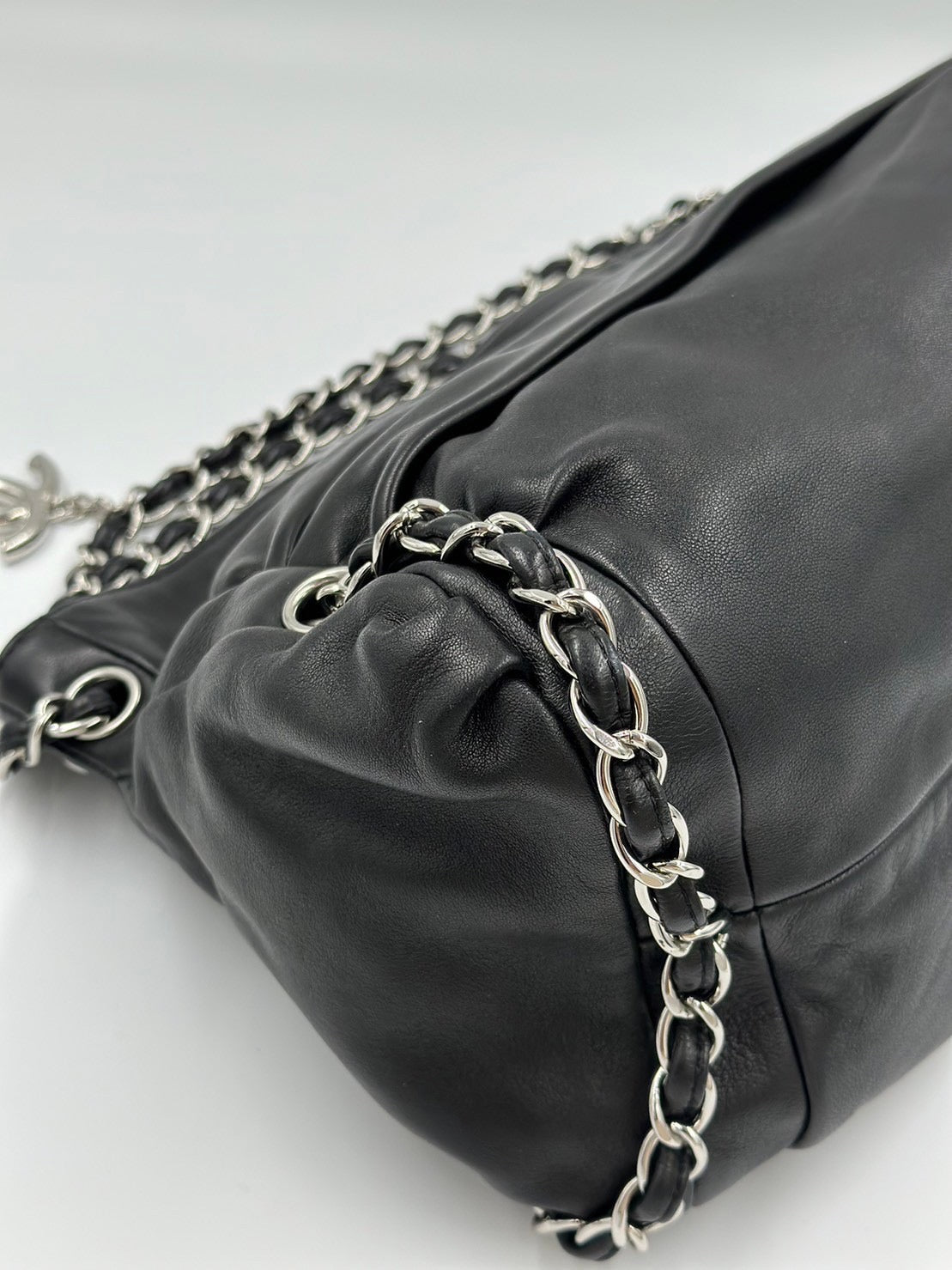Chanel Lambskin Tote Black / Rank SA
