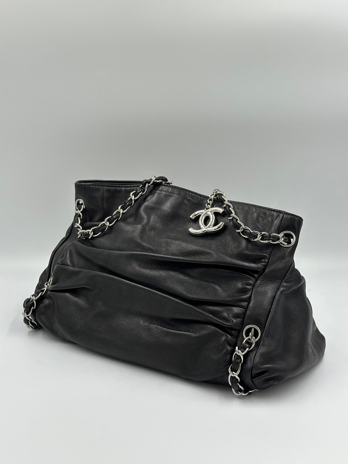 Chanel Lambskin Tote Black / Rank SA
