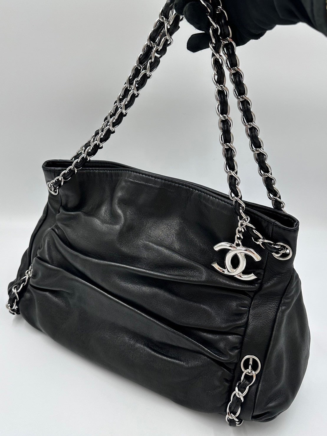 Chanel Lambskin Tote Black / Rank SA
