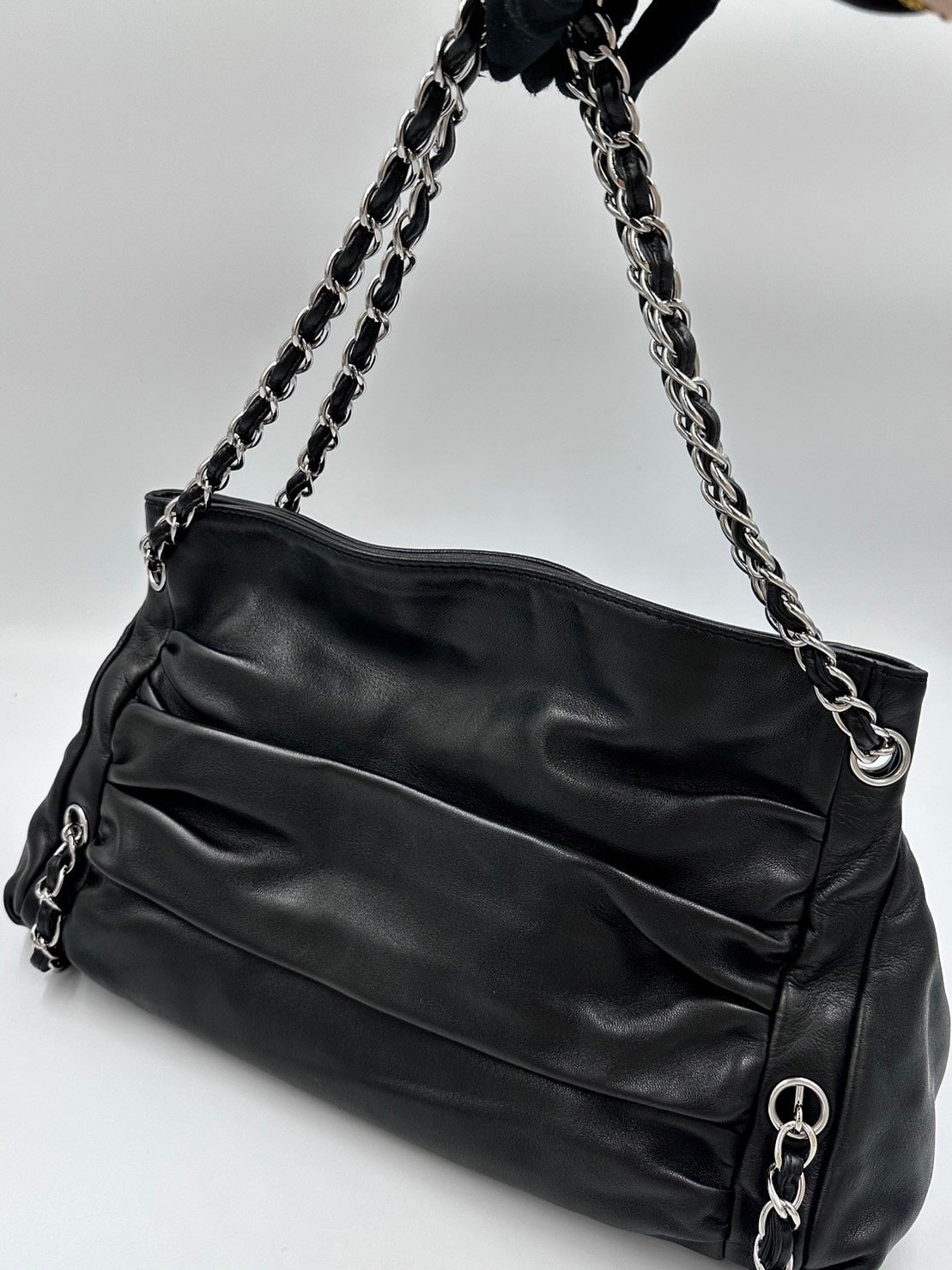 Chanel Lambskin Tote Black / Rank SA