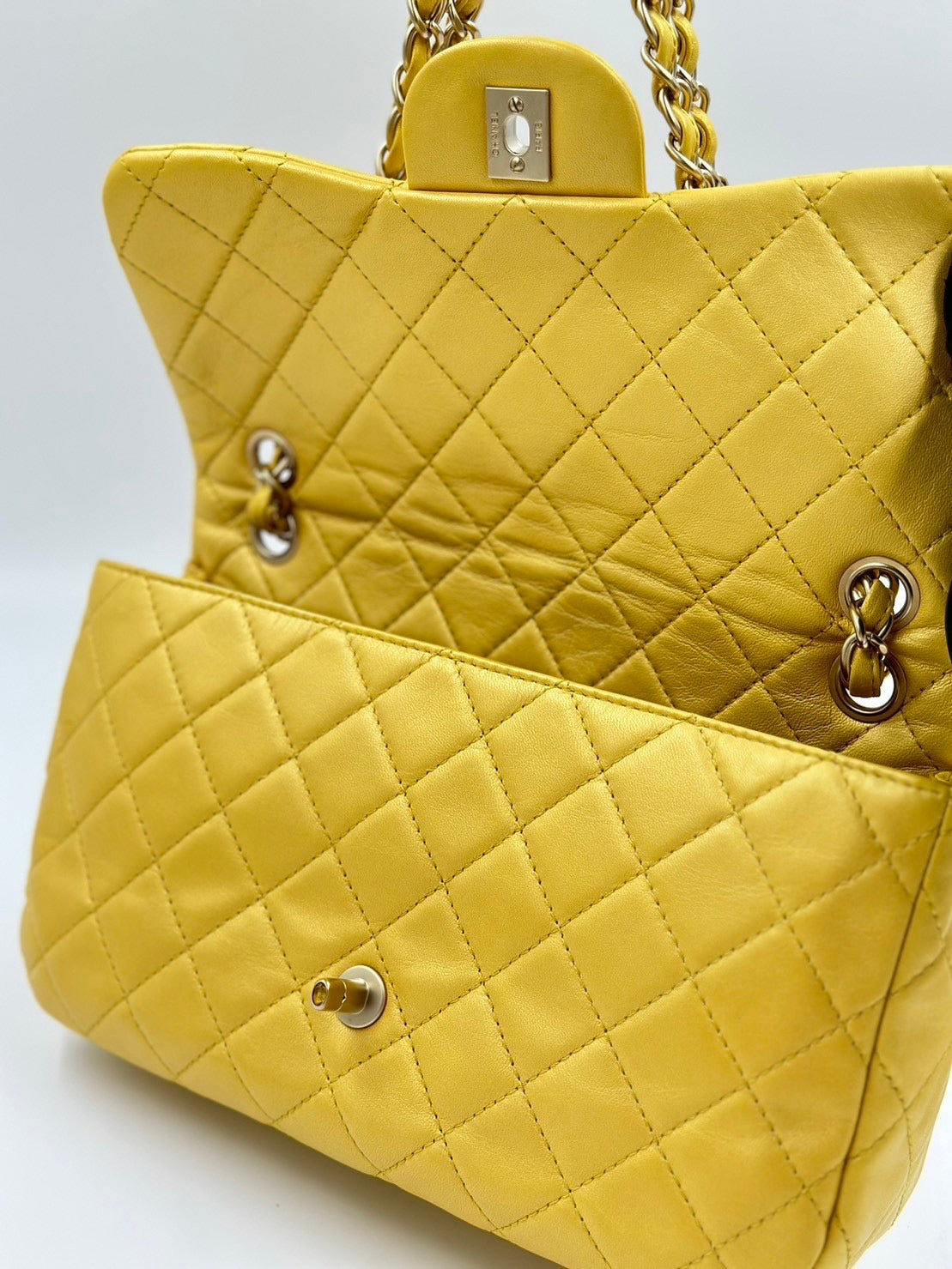 Chanel Season Classic Flap 寶石釦 Yellow / Rank A