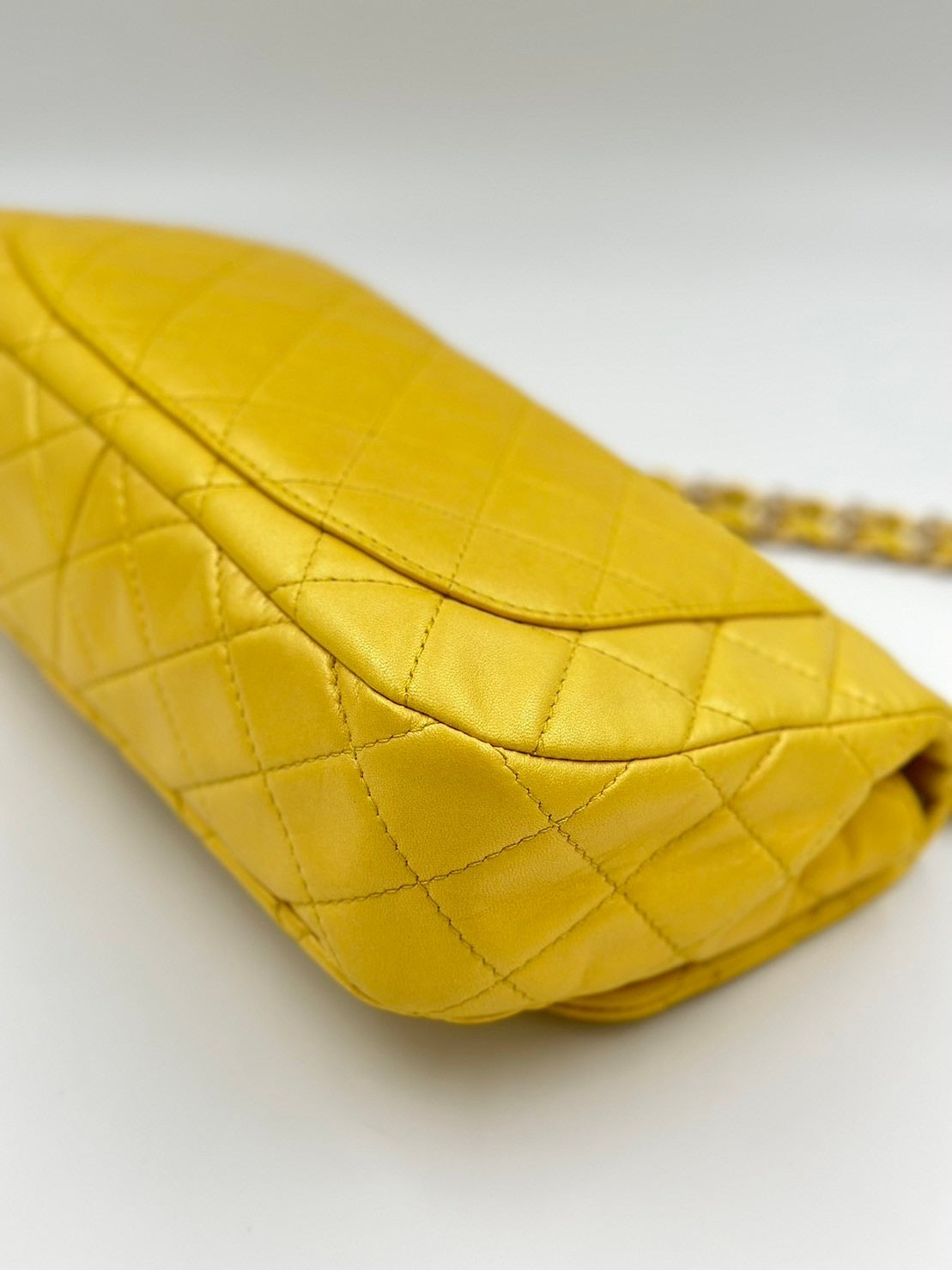 Chanel Season Classic Flap 寶石釦 Yellow / Rank A