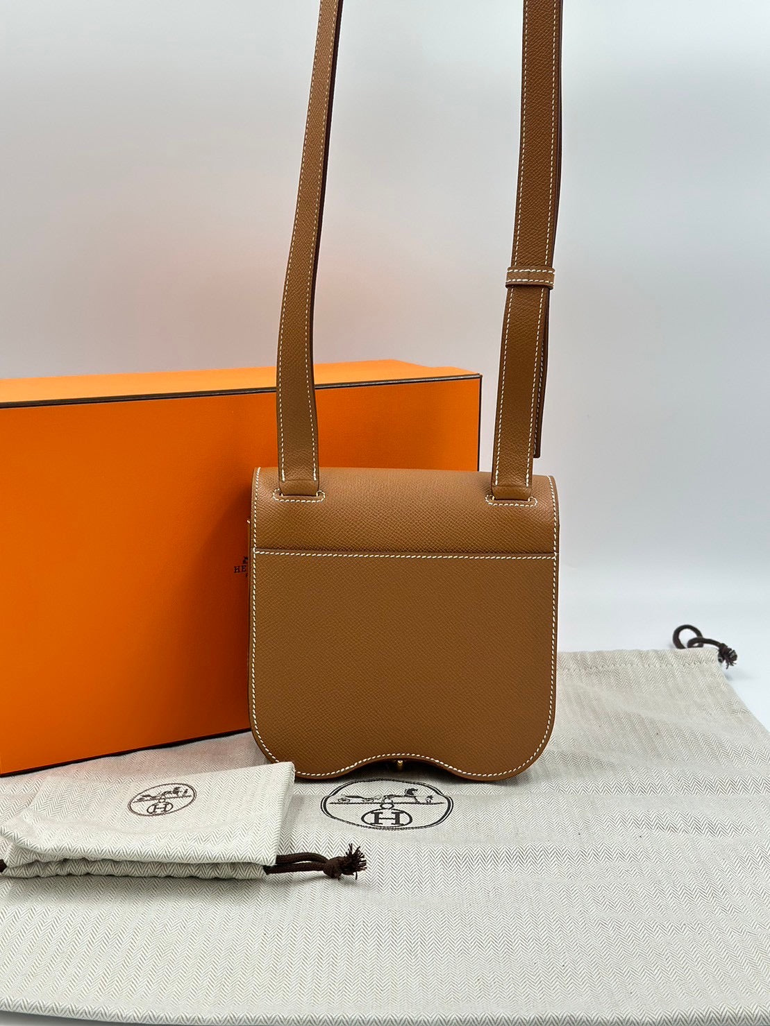 Hermes Della Mini 屁股包/ Rank SA V0250220002