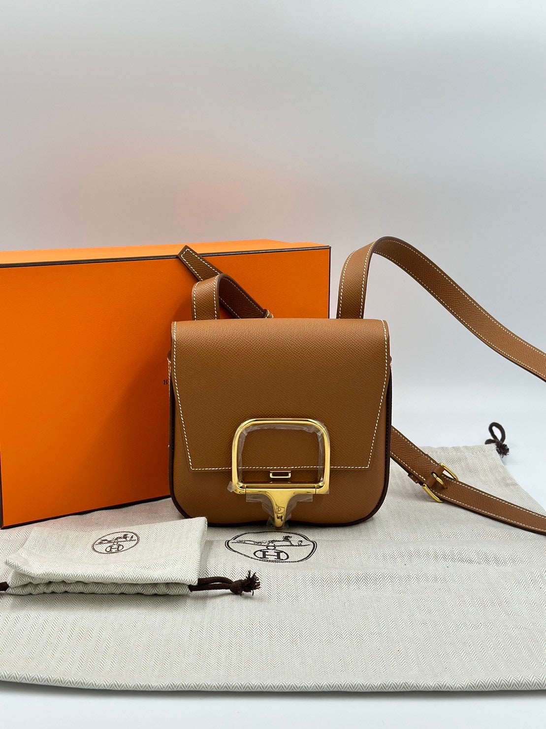 Hermes Della Mini 屁股包/ Rank SA V0250220002