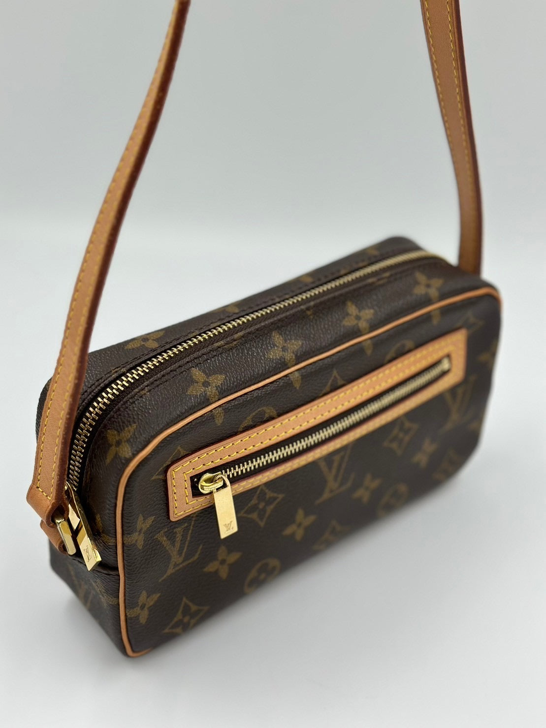 Louis Vuitton 開口笑 相機包 / Rank SA
