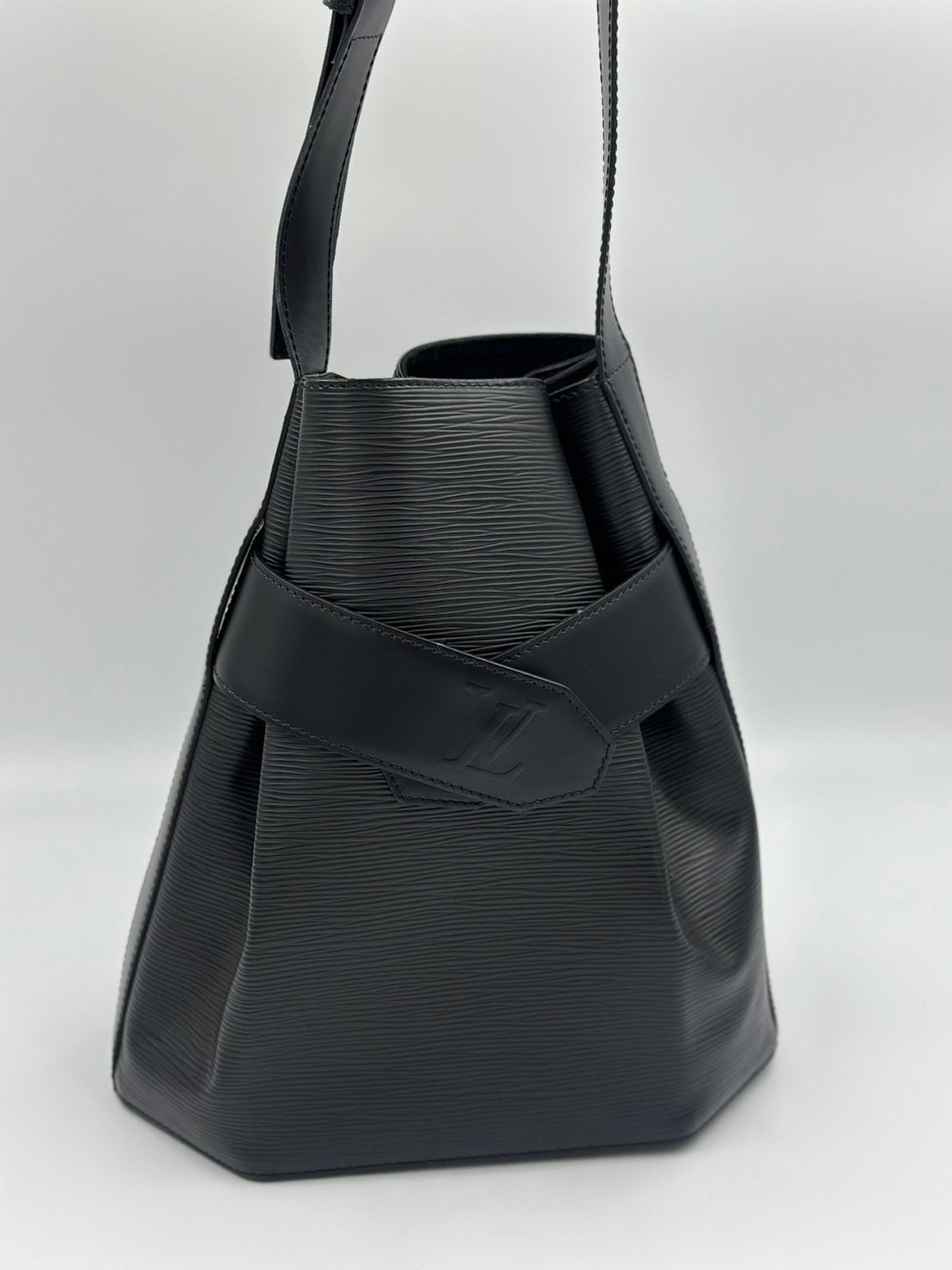 Louis Vuitton epi 水波紋八角單肩包 / Rank AB 24072010