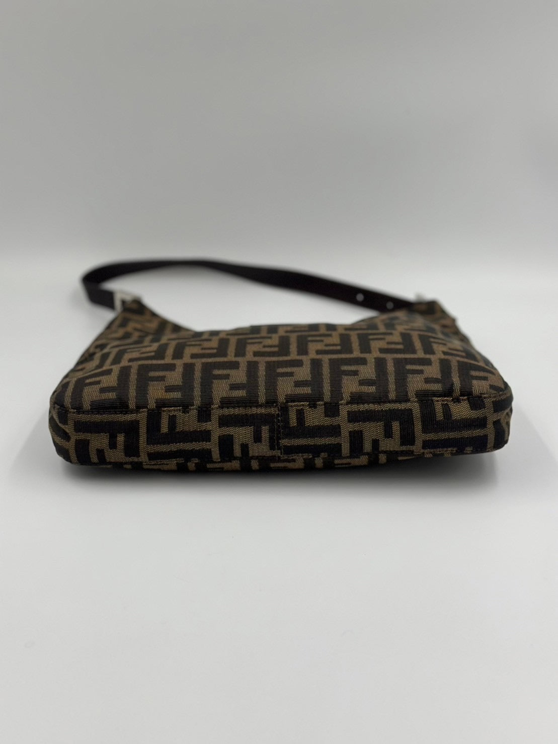 Fendi 牛角腋下包/Rank A