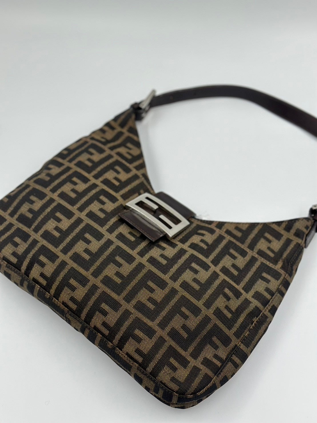 Fendi 牛角腋下包/Rank A