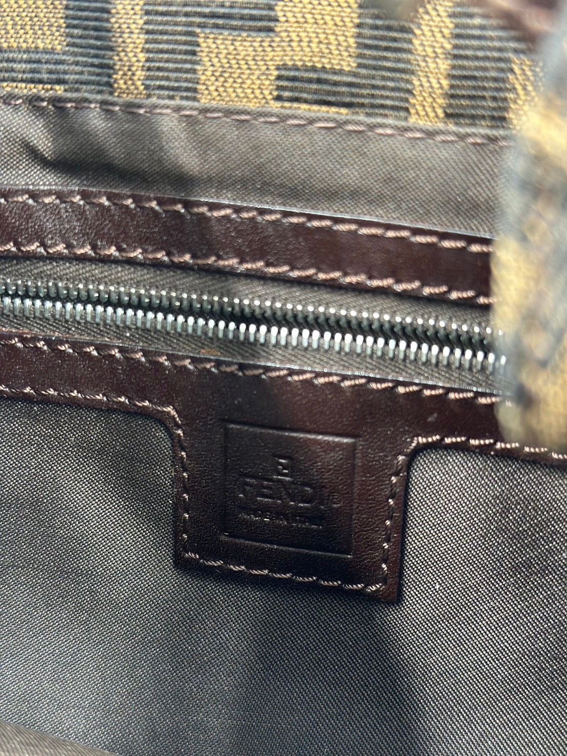 Fendi 牛角腋下包/Rank A