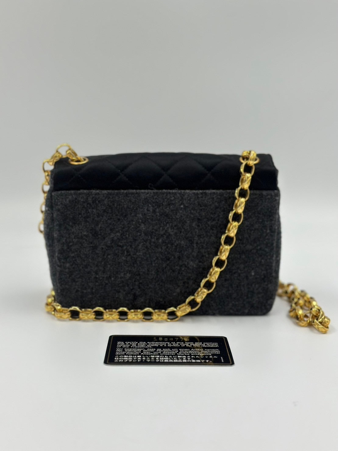 Chanel 黑色拼接雕花鍊/Rank SA