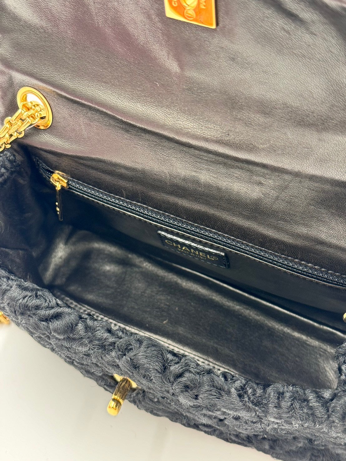 Chanel Fluffy Flap Bag Black / Rank SA