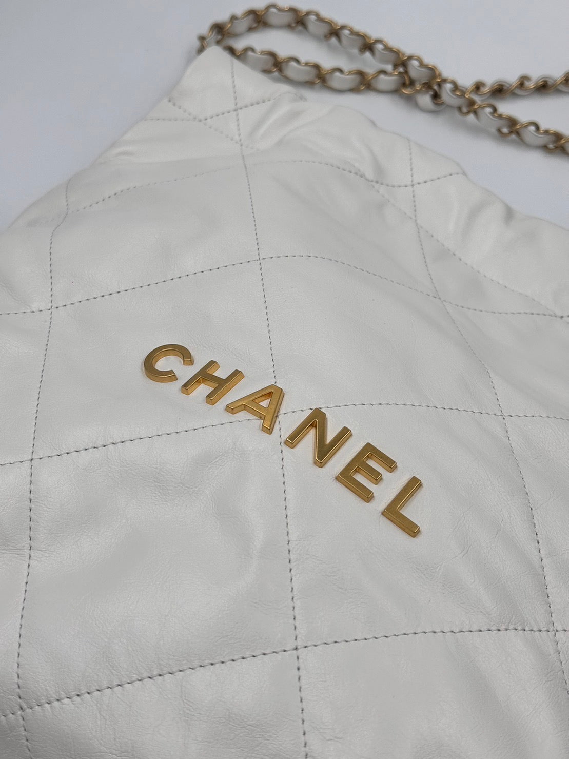 Chanel 22bag Small White /Rank SA