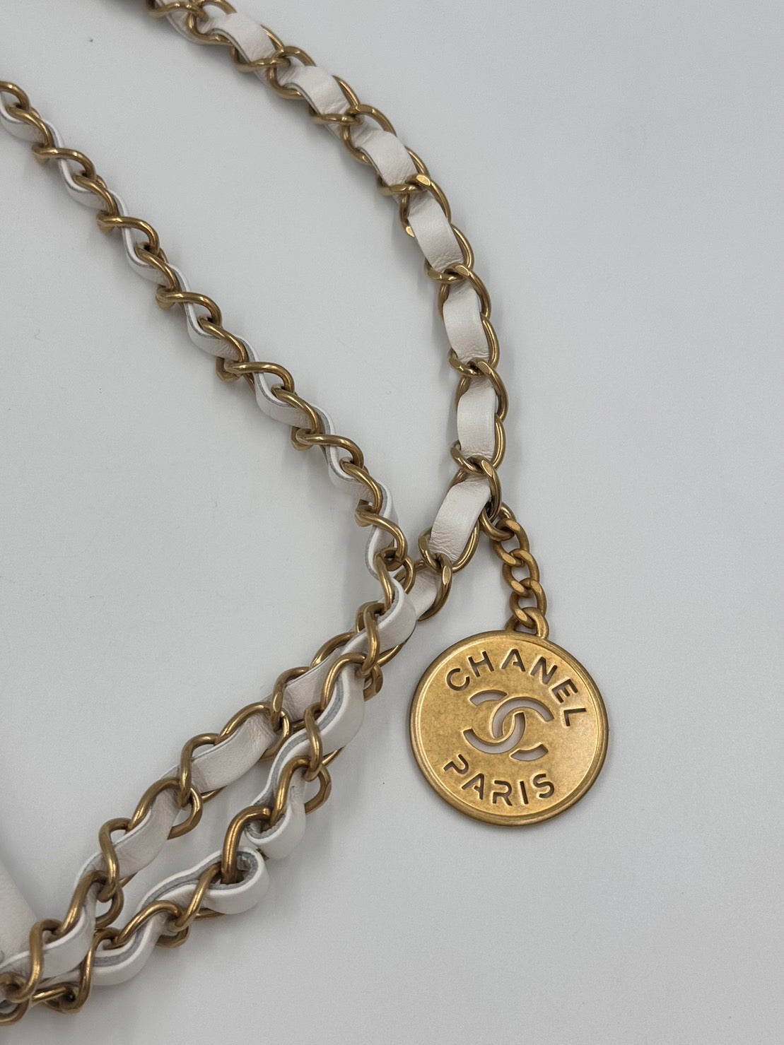 Chanel 22bag Small White /Rank SA
