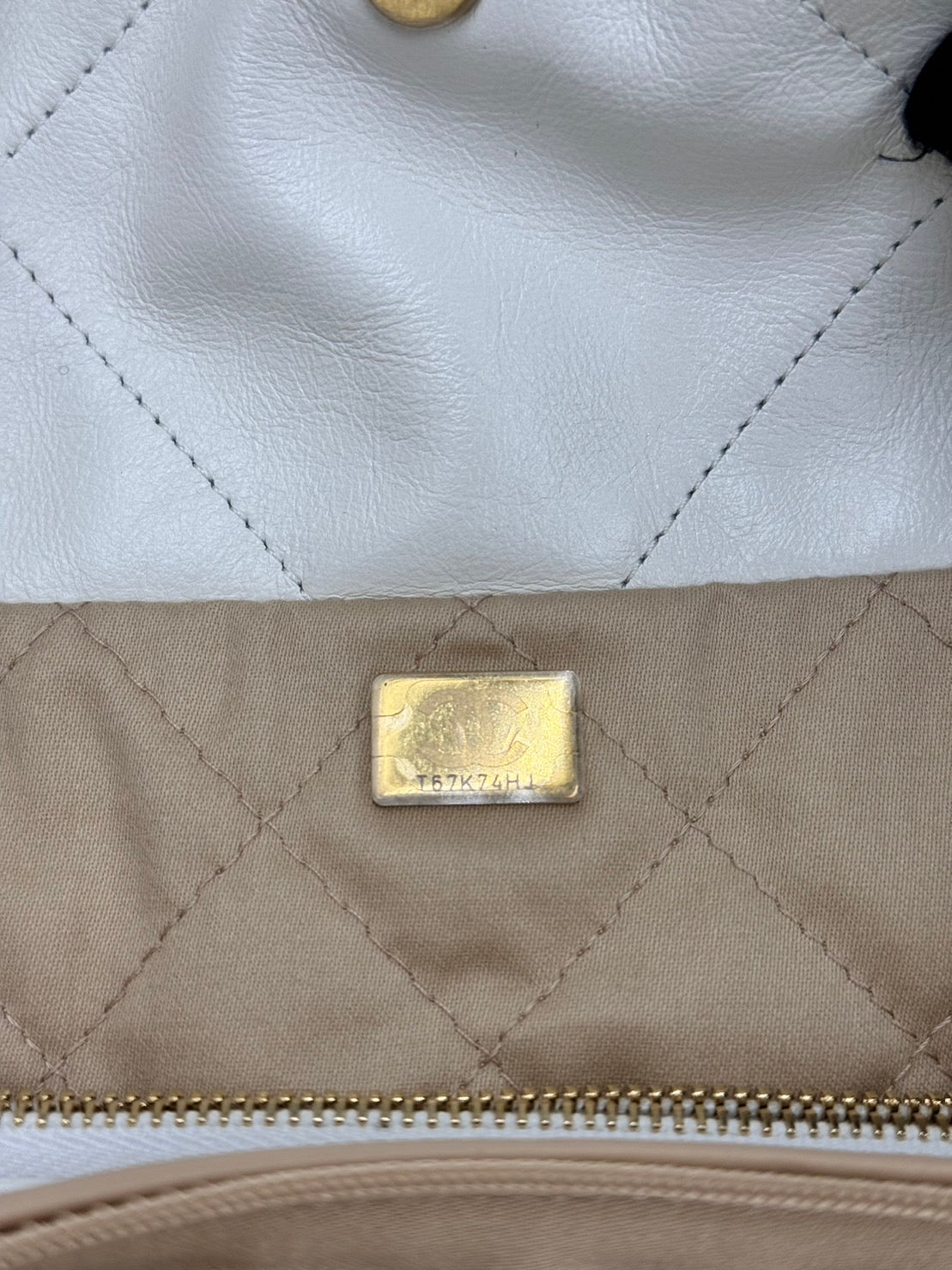 Chanel 22bag Small White /Rank SA