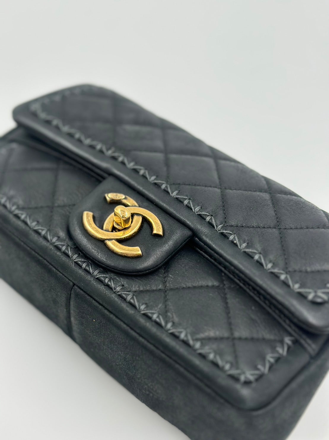 Chanel 牛皮滾邊鏈條包/Rank SA