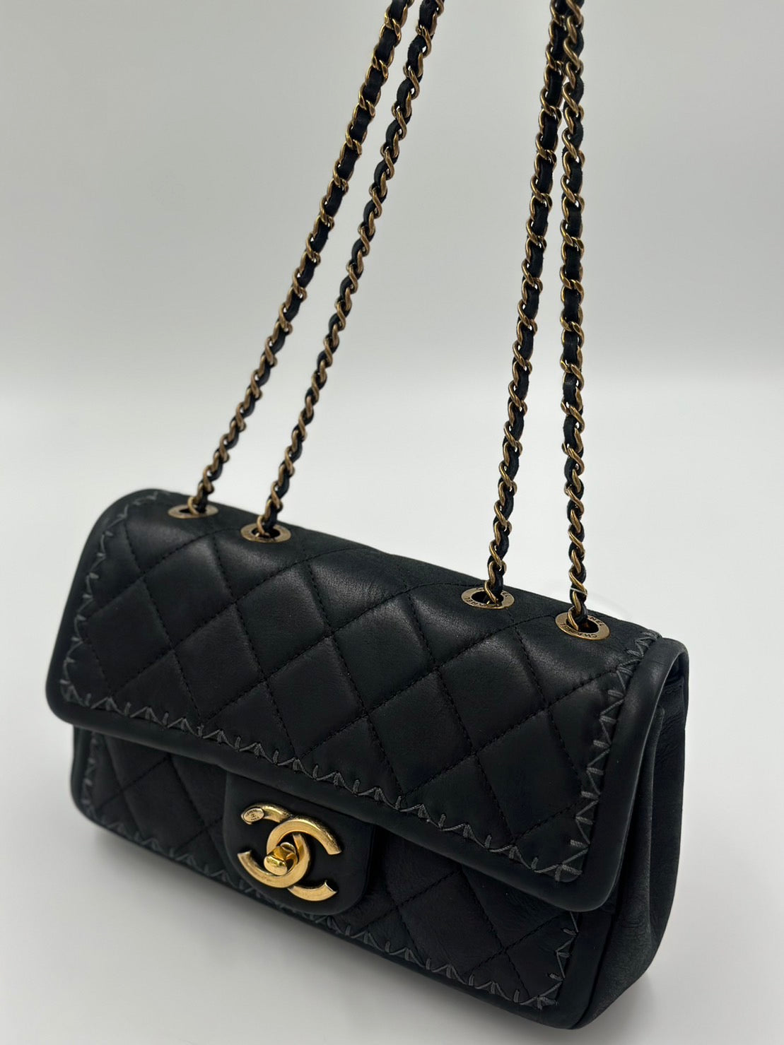Chanel 牛皮滾邊鏈條包/Rank SA