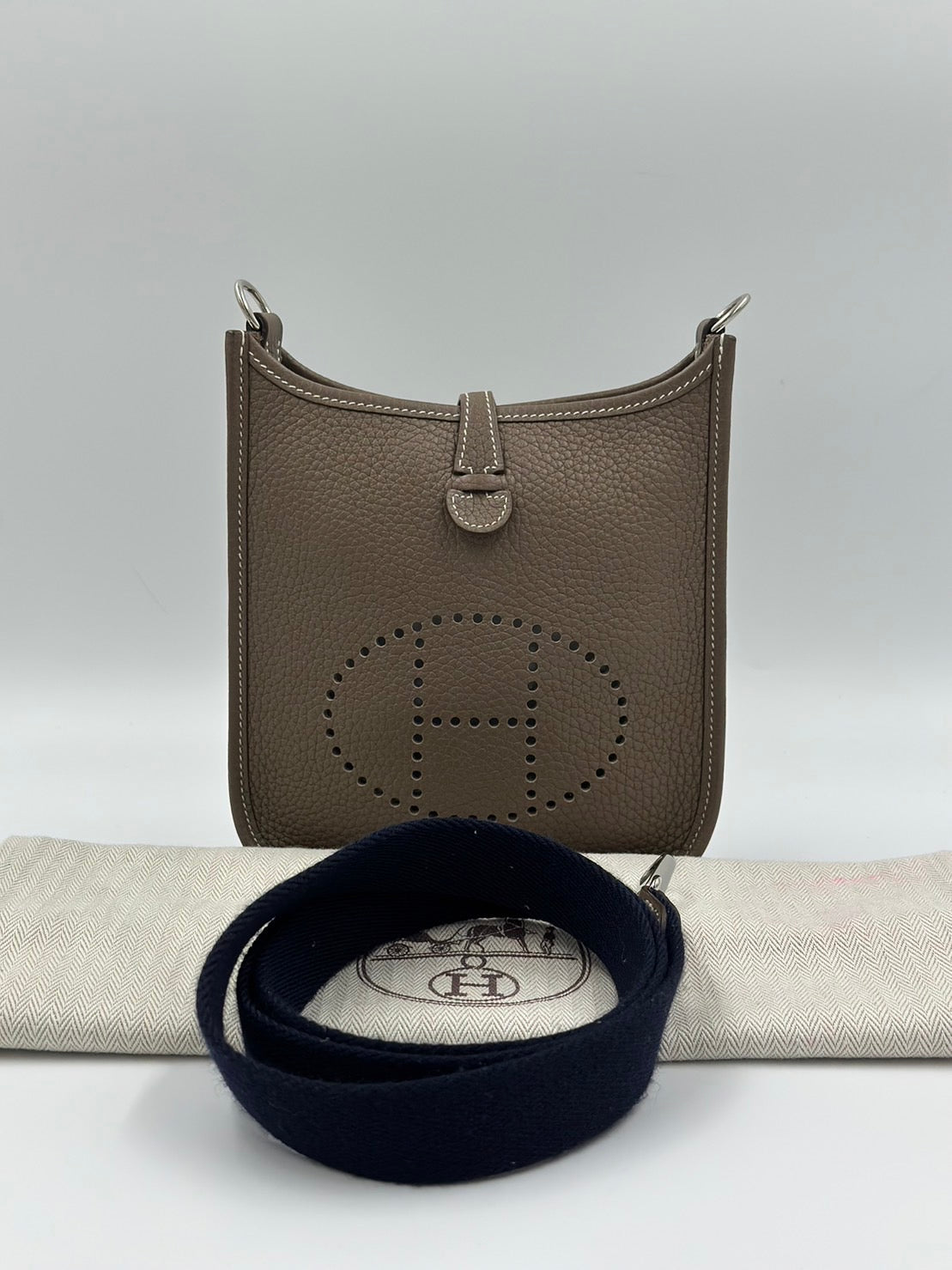 Hermes Evelyne/Rank SA