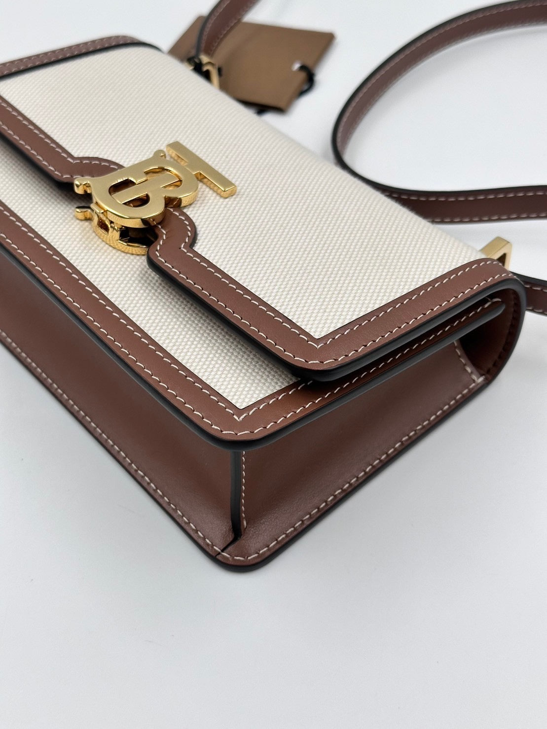 Burberry帆布側背包/Rank SA
