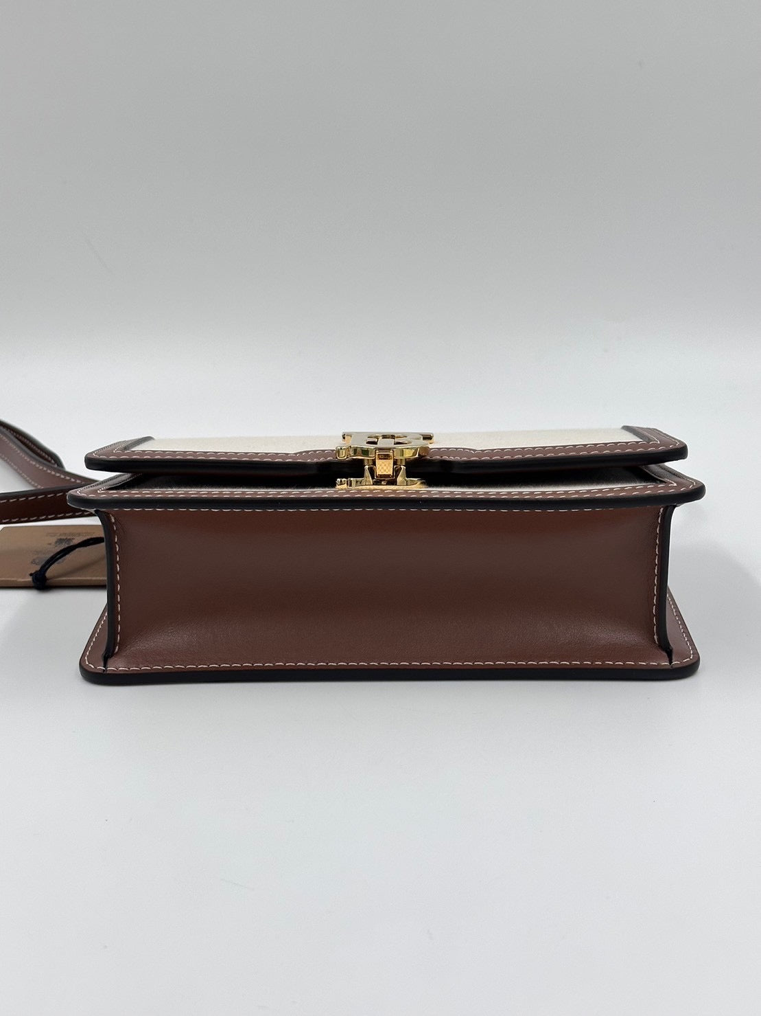 Burberry帆布側背包/Rank SA