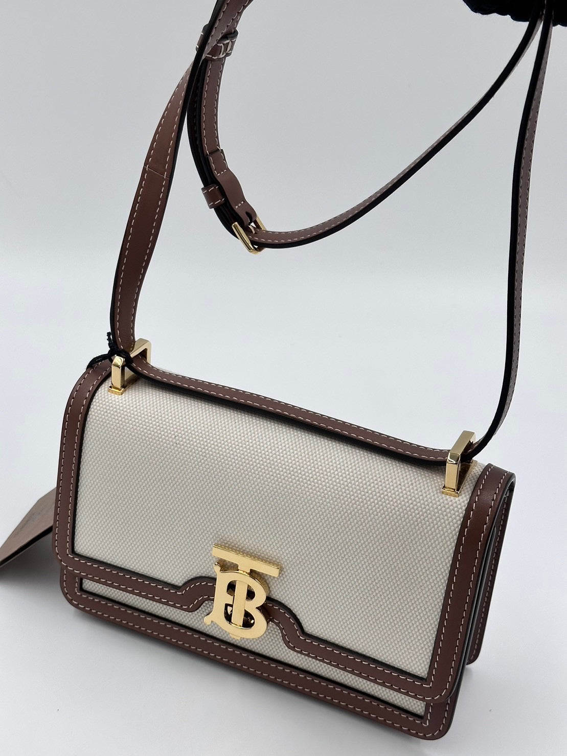 Burberry帆布側背包/Rank SA