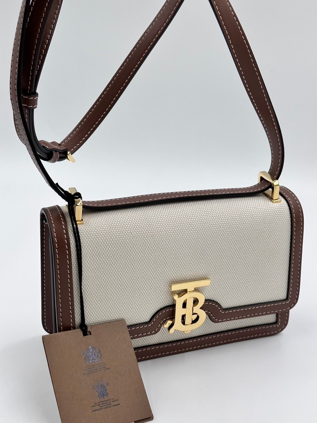 Burberry帆布側背包/Rank SA