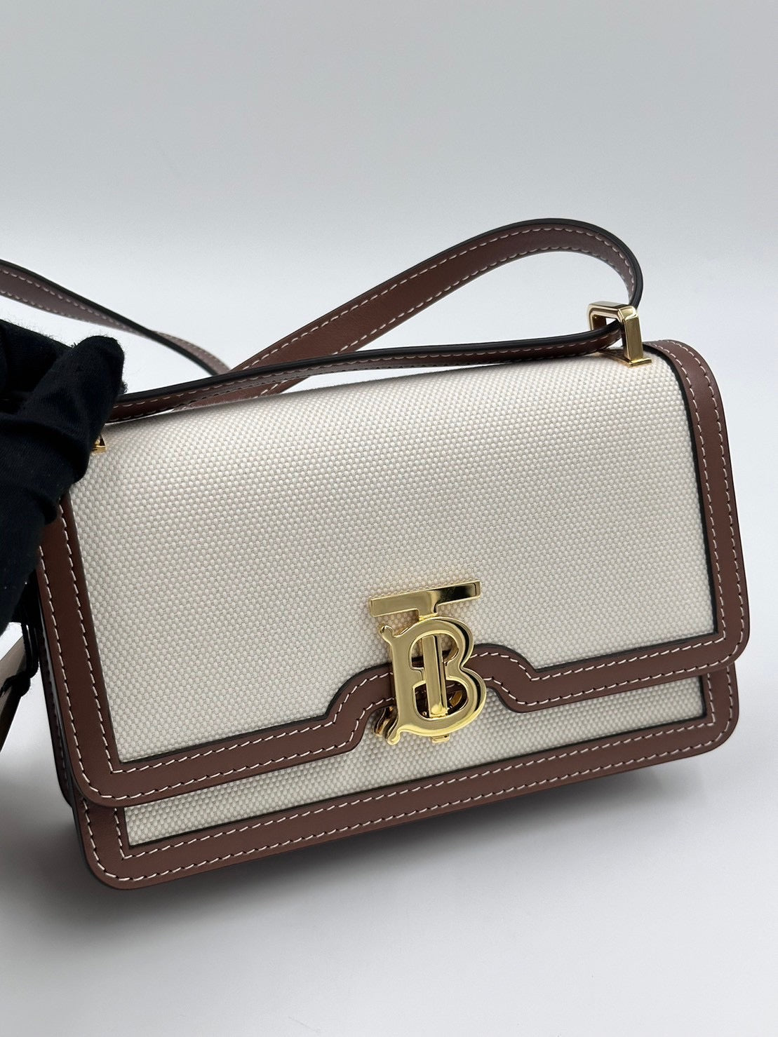 Burberry帆布側背包/Rank SA